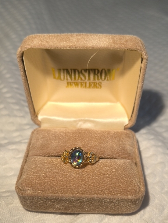 Jewelry - Gold Opal Oval Ring - Multicolor Size 7 L8 L11